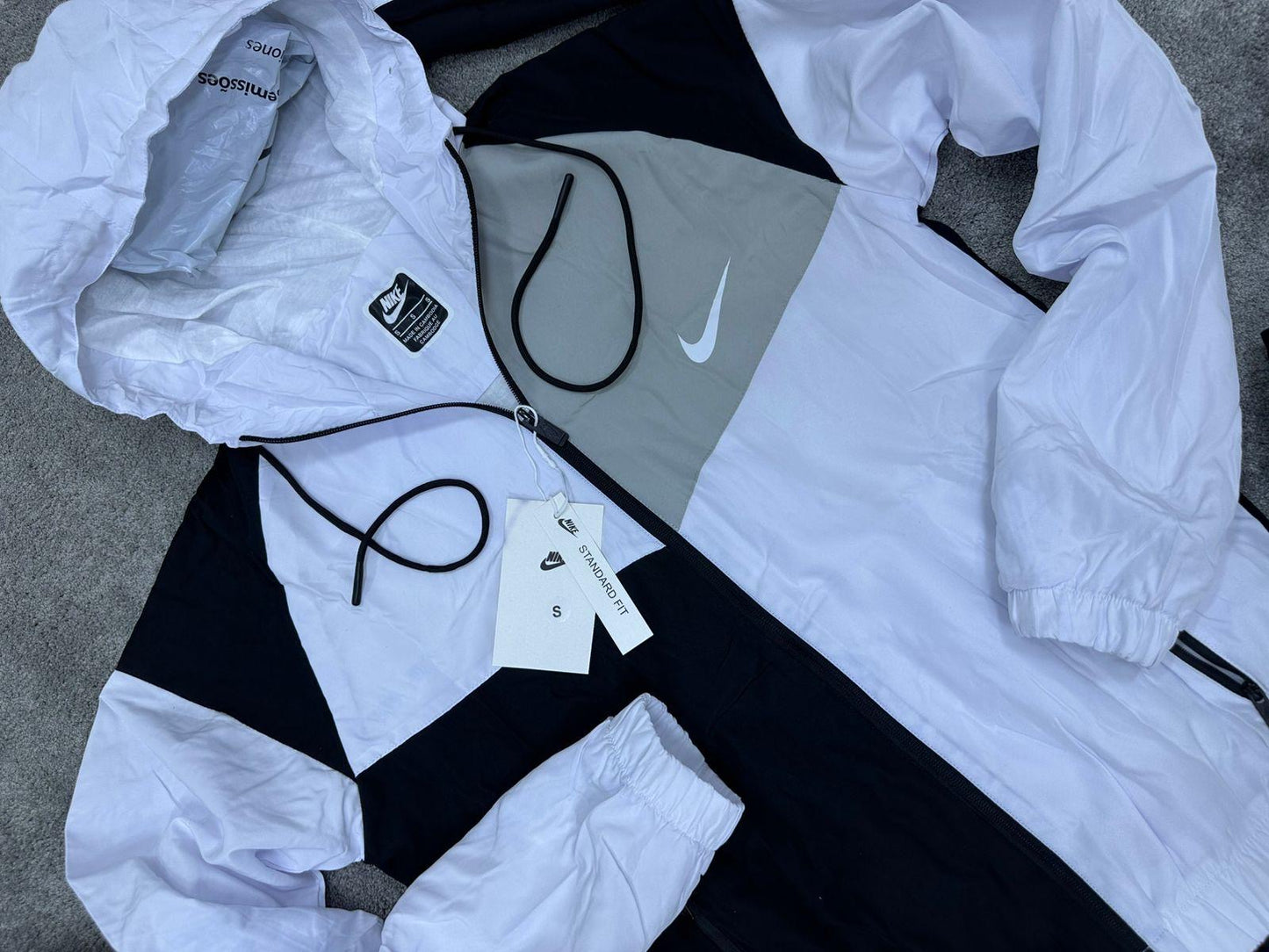 Nuevo modelo 
Chándal Nike TN