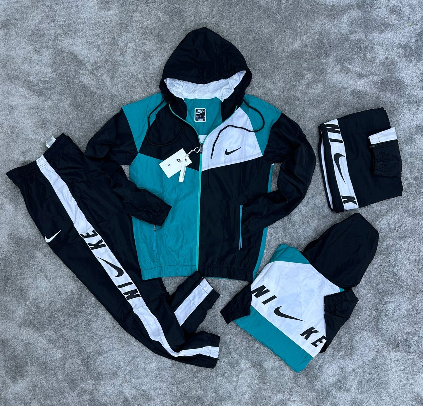 Nuevo modelo 
Chándal Nike TN