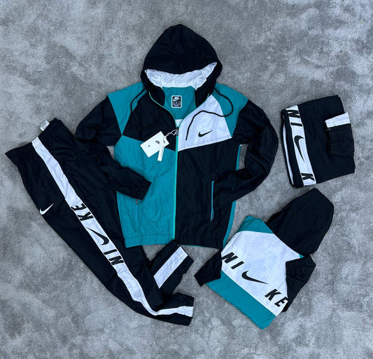 Nuevo modelo 
Chándal Nike TN