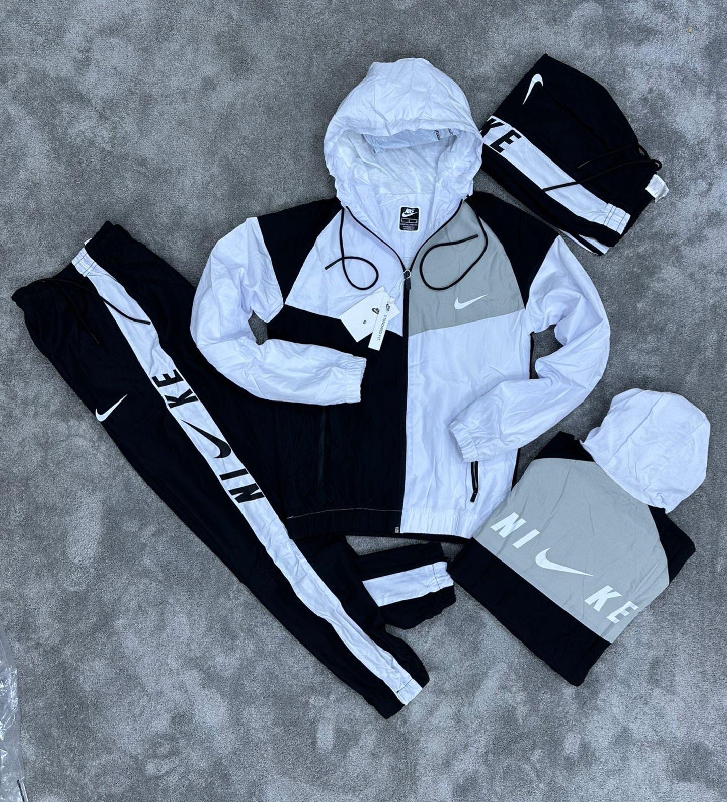 Nuevo modelo 
Chándal Nike TN