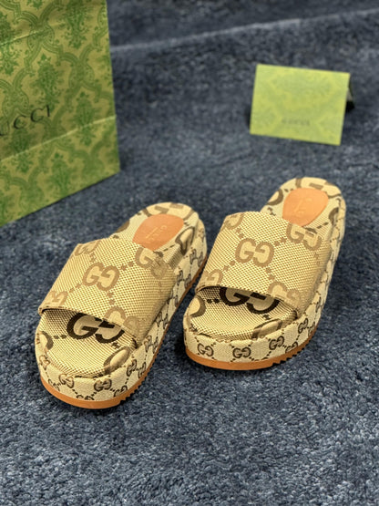 Chanclas gucci