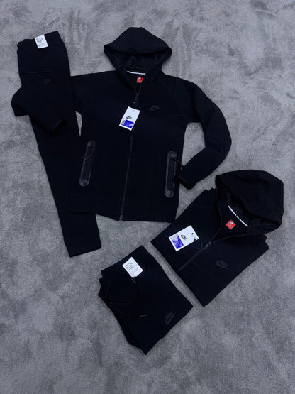NUEVO NIKE TECH FLEECE NEGRO